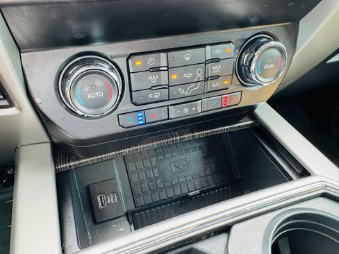Used 2021 Ford F250 Lariat w/ Lariat Ultimate Package AWD/4WD image 21
