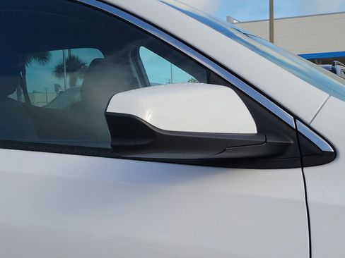 Used 2022 GMC Terrain SLE FWD image 8