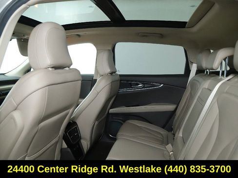 Used 2021 Lincoln Nautilus Reserve image 15