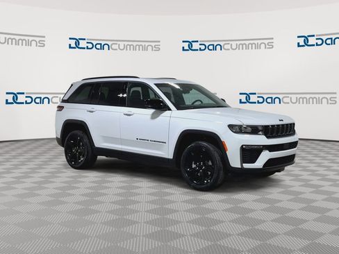 New 2026 Jeep Grand Cherokee Limited AWD/4WD image 2
