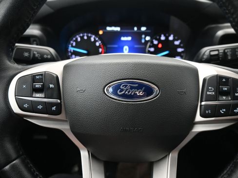 Used 2022 Ford Explorer XLT AWD/4WD image 14