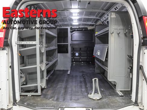 Used 2018 Chevrolet Express 2500 w/ Driver Convenience Package RWD image 9