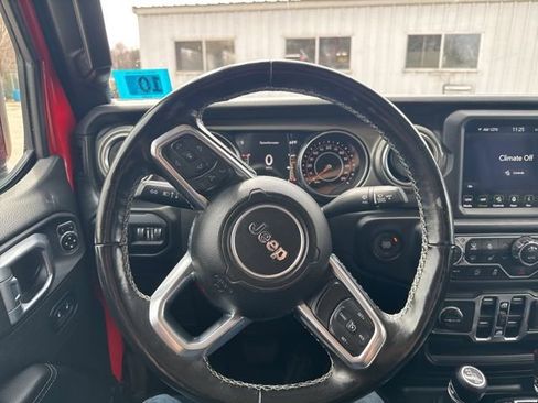 Used 2022 Jeep Gladiator Overland w/ Cold Weather Group image 22