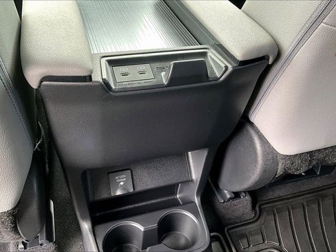 Used 2025 Toyota Sienna XLE w/ XLE Plus Package image 33