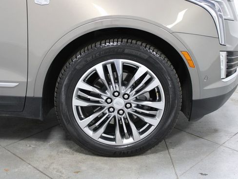 Used 2018 Cadillac XT5 Premium Luxury w/ Driver Assist Package image 12