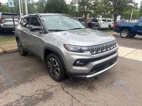 Used 2022 Jeep Compass Limited AWD/4WD image 2