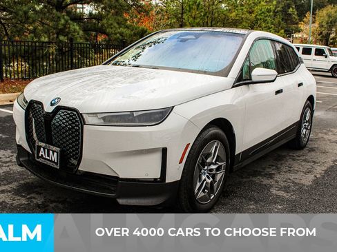 Used 2023 BMW iX xDrive50 image 3