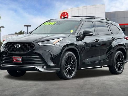 Used 2023 Toyota Highlander XSE AWD/4WD image 9