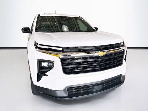 Used 2024 Chevrolet Traverse LS w/ LPO, Floor Liner Package FWD image 3