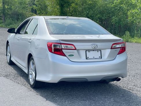 Used 2013 Toyota Camry SE FWD image 12
