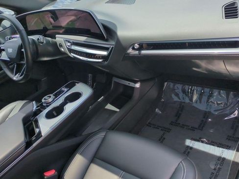 Certified 2024 Cadillac Lyriq Tech AWD/4WD image 19