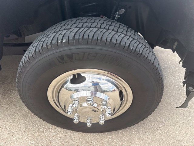 Used 2025 Ford F350 XLT w/ FX4 Off-Road Package AWD/4WD image 16