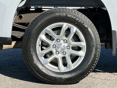 Used 2024 Chevrolet Silverado 1500 LT AWD/4WD image 25