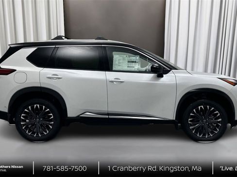 New 2026 Nissan Rogue Platinum image 4