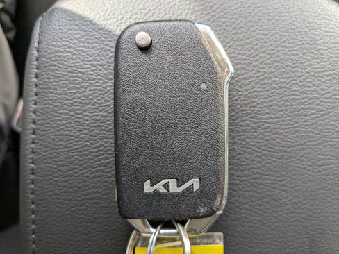 Used 2022 Kia Soul LX image 28