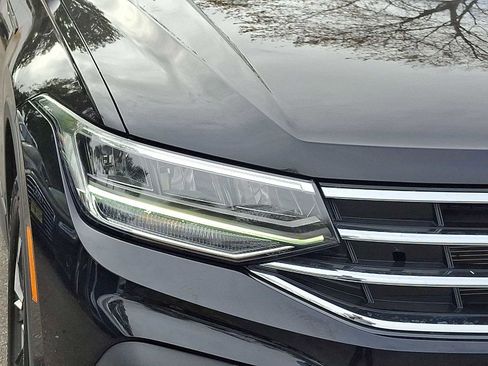 Used 2024 Volkswagen Tiguan SE image 28
