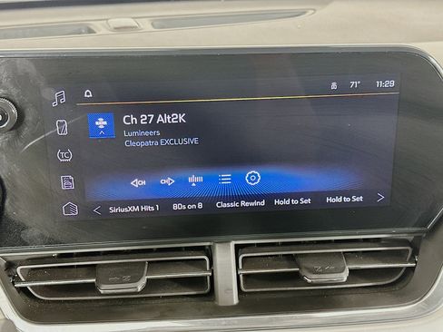 Used 2025 Chevrolet Trax LT w/ LT Convenience Package FWD image 21
