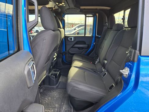 Used 2023 Jeep Gladiator Overland w/ Cold Weather Group image 27