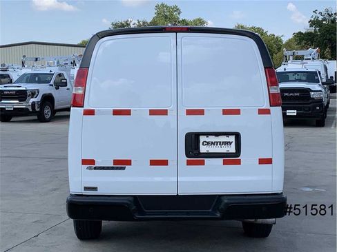 Used 2020 Chevrolet Express 2500 image 7
