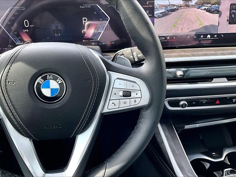 Used 2026 BMW X7 xDrive40i image 25