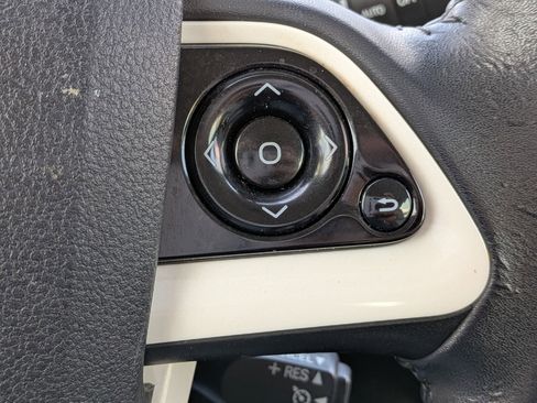 Used 2016 Toyota Prius Four image 28