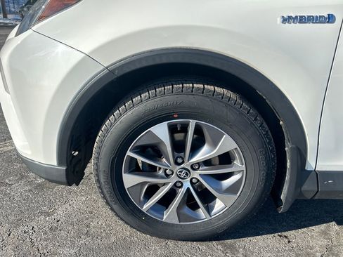 Used 2018 Toyota RAV4 XLE image 29