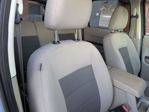 Used 2008 Ford Escape image 25