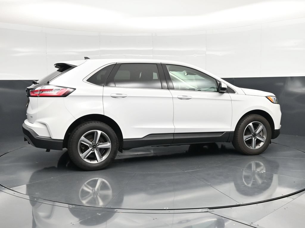 Used 2024 Ford Edge SEL w/ Convenience Package AWD/4WD image 2