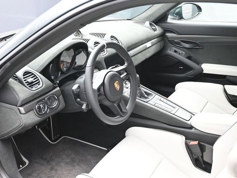 Certified 2025 Porsche 718 Cayman GT4 RS RWD image 6