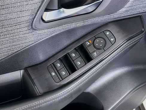 Used 2023 Nissan Rogue SV FWD image 15