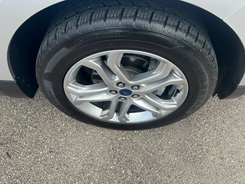 Used 2017 Ford Edge Titanium FWD image 16