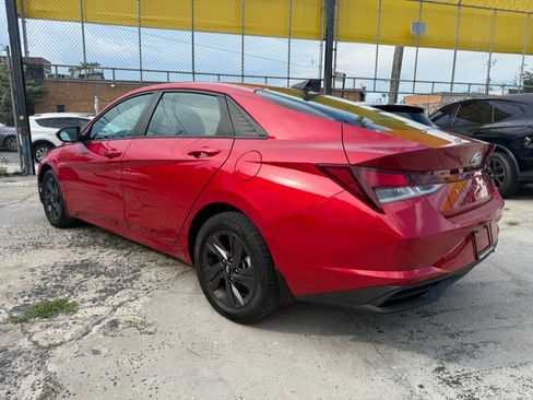 Used 2023 Hyundai Elantra SEL FWD image 6