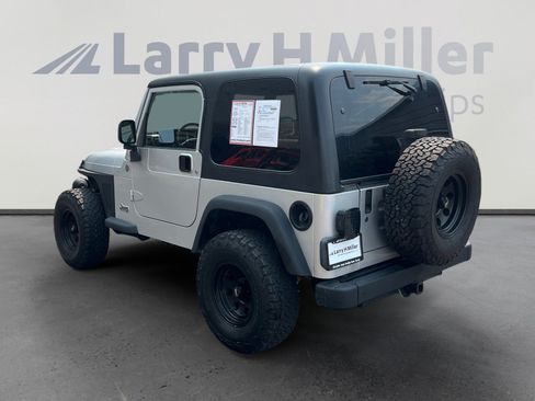 Used 2004 Jeep Wrangler 4WD w/ Dual Top Group image 3
