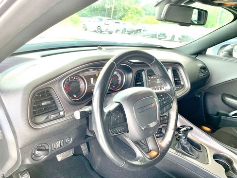 Used 2023 Dodge Challenger SXT RWD image 12