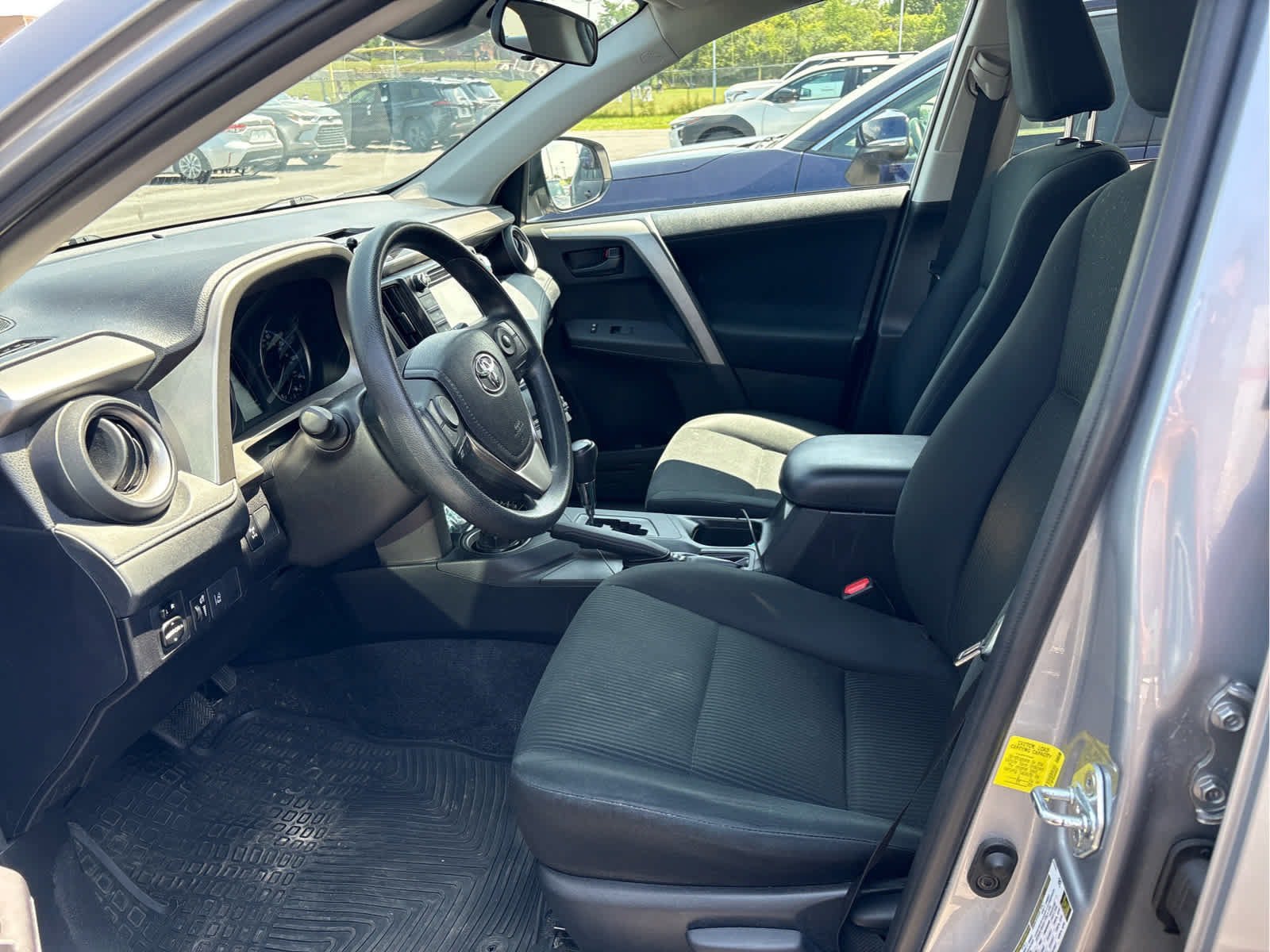 Used 2017 Toyota RAV4 LE w/ Carpet Mat Package AWD/4WD image 5