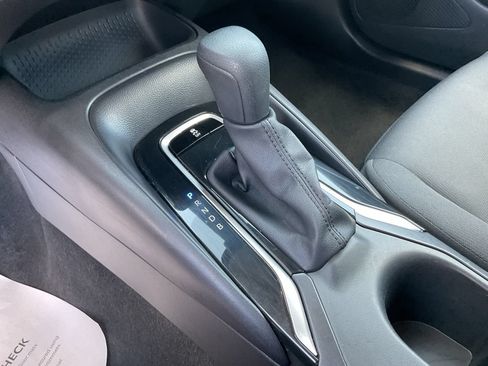 Used 2025 Toyota Corolla LE FWD image 21