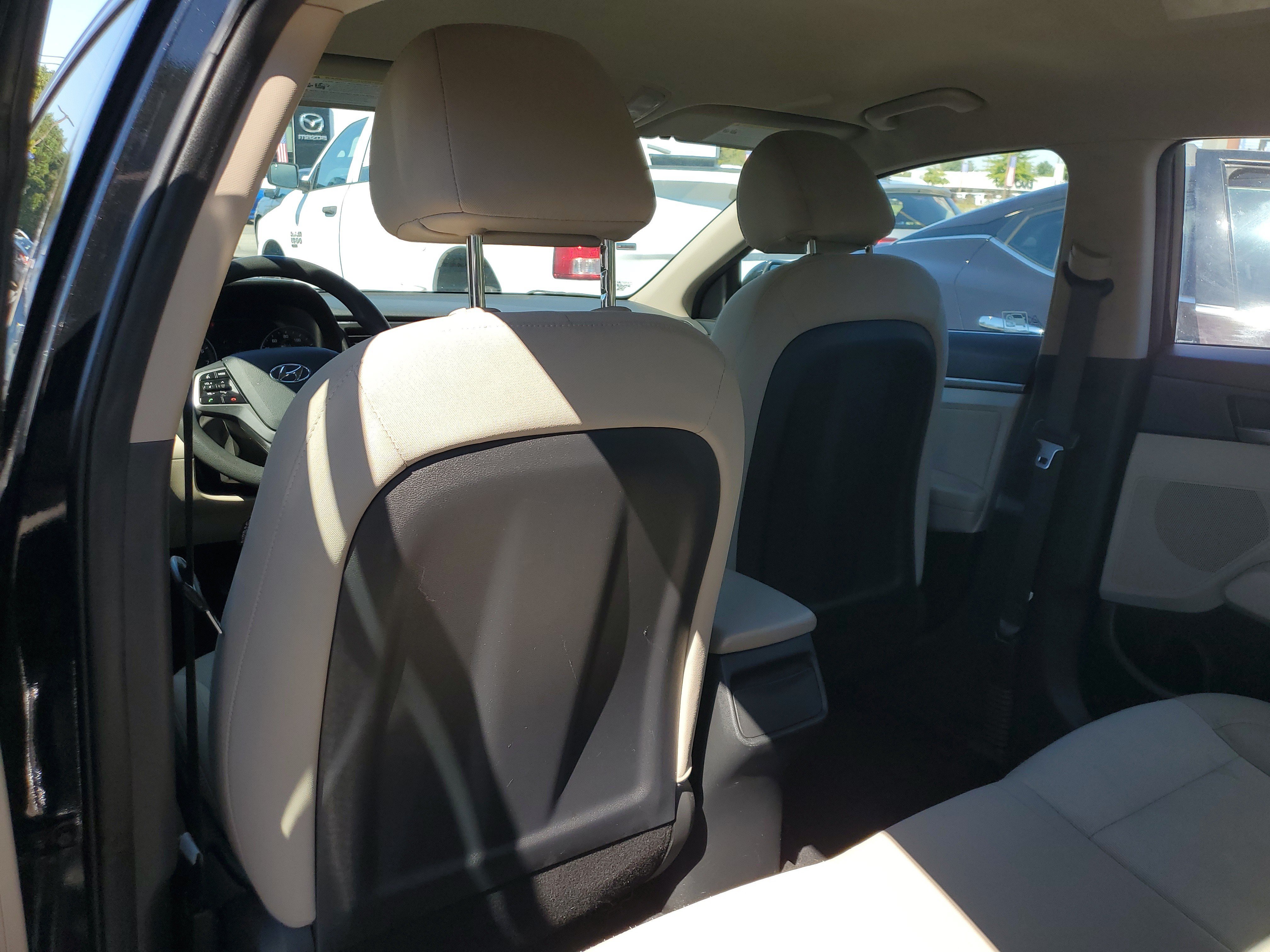 Used 2017 Hyundai Elantra SE FWD image 11