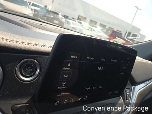 Used 2025 Chevrolet Blazer LT FWD image 12