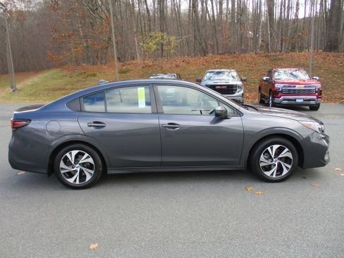 Used 2023 Subaru Legacy Premium image 4