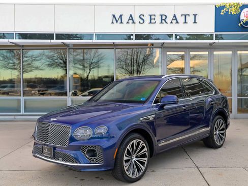 Used 2023 Bentley Bentayga image 1