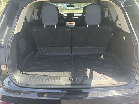Used 2023 Lincoln Aviator Reserve w/ Equipment Group 201A AWD/4WD image 17