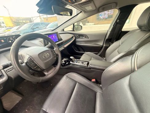 Used 2023 Toyota Prius XLE image 11
