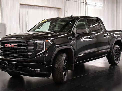 Used 2025 GMC Sierra 1500 Elevation AWD/4WD image 3