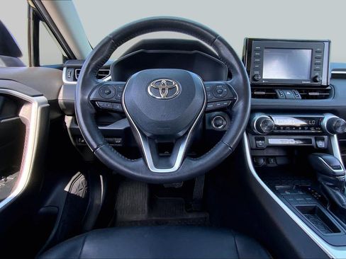 Used 2021 Toyota RAV4 XLE Premium FWD image 6