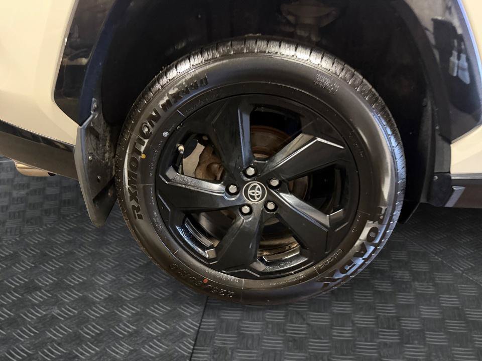 Used 2019 Toyota RAV4 XSE AWD/4WD image 27