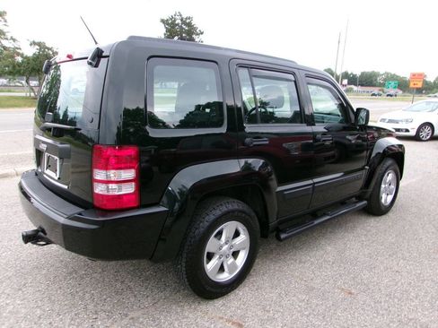 Used 2012 Jeep Liberty Sport AWD/4WD image 3