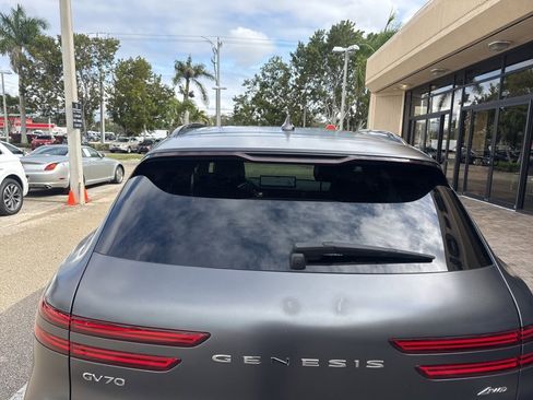 Used 2023 Genesis GV70 2.5T w/ Sport Prestige Package image 6