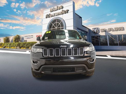 Used 2022 Jeep Grand Cherokee Laredo X AWD/4WD image 11