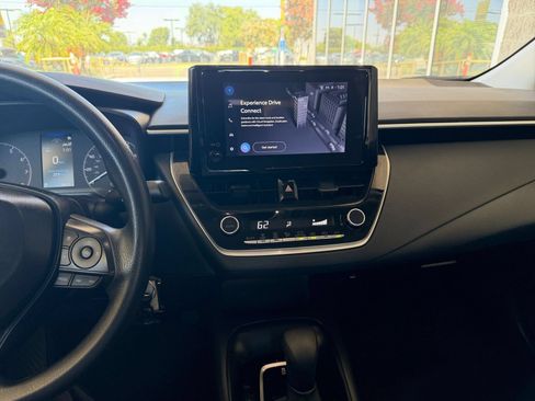 Used 2025 Toyota Corolla LE FWD image 17