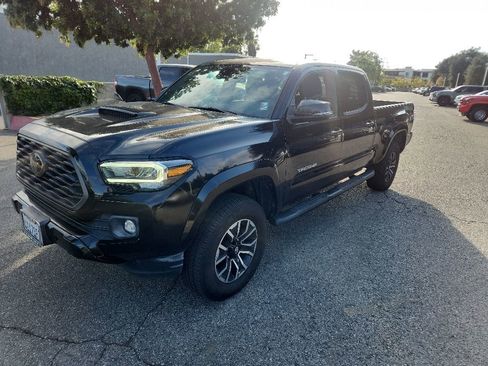 Used 2021 Toyota Tacoma TRD Sport w/ Technology Package AWD/4WD image 1